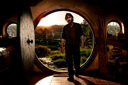 Peter Jackson in einem Hobbit-Haus